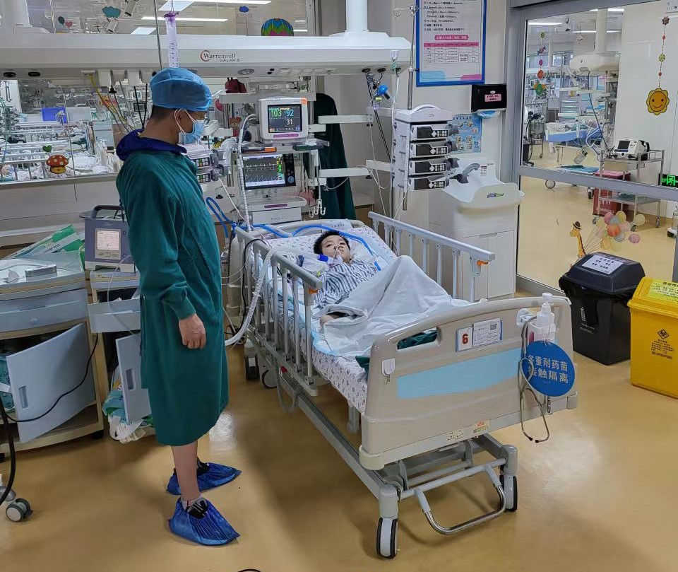 德保县跨省救护车出租公司