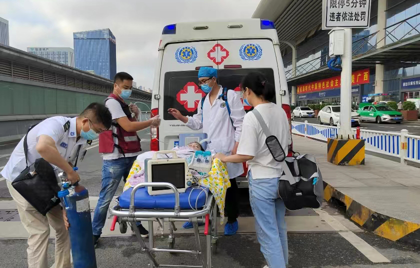 德保县救护车出租公司